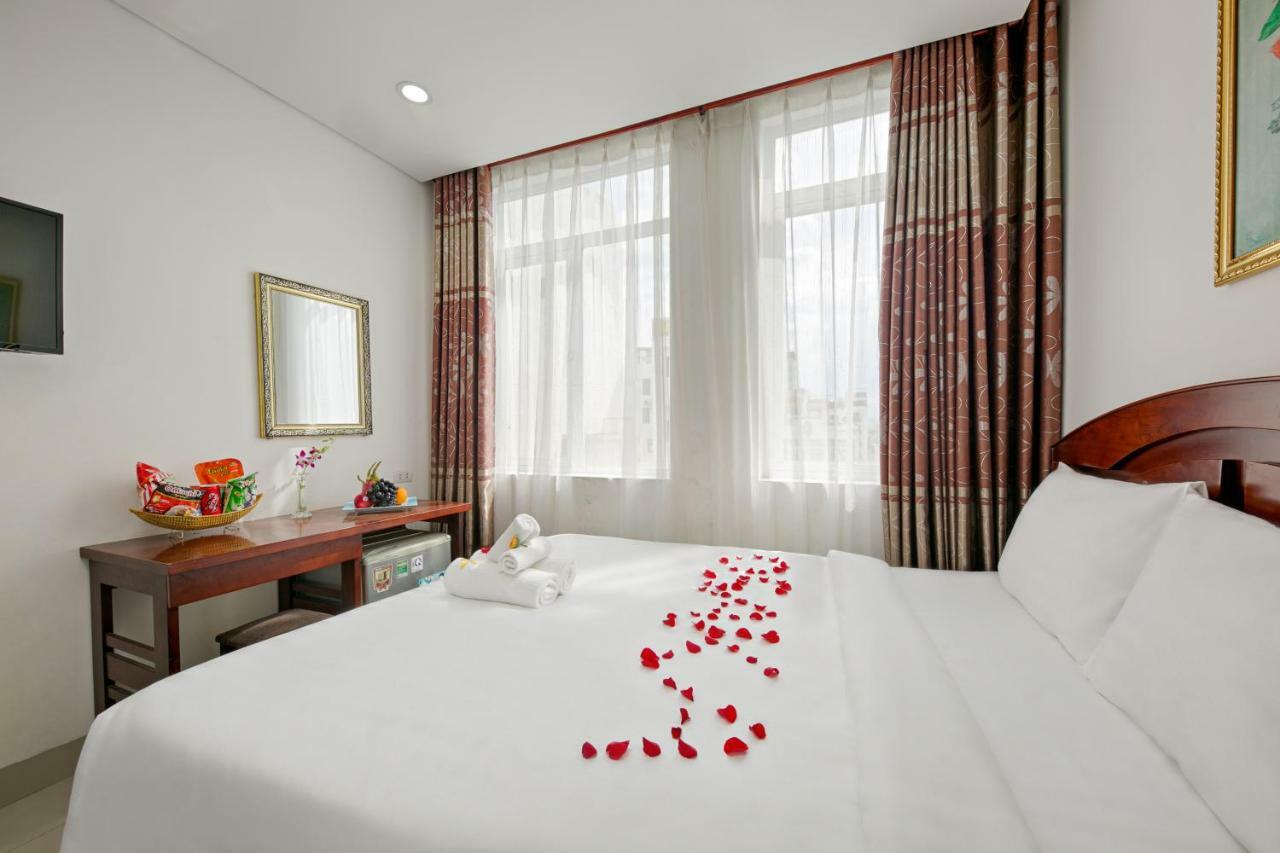 Osaka Hotel Da Nang Bagian luar foto