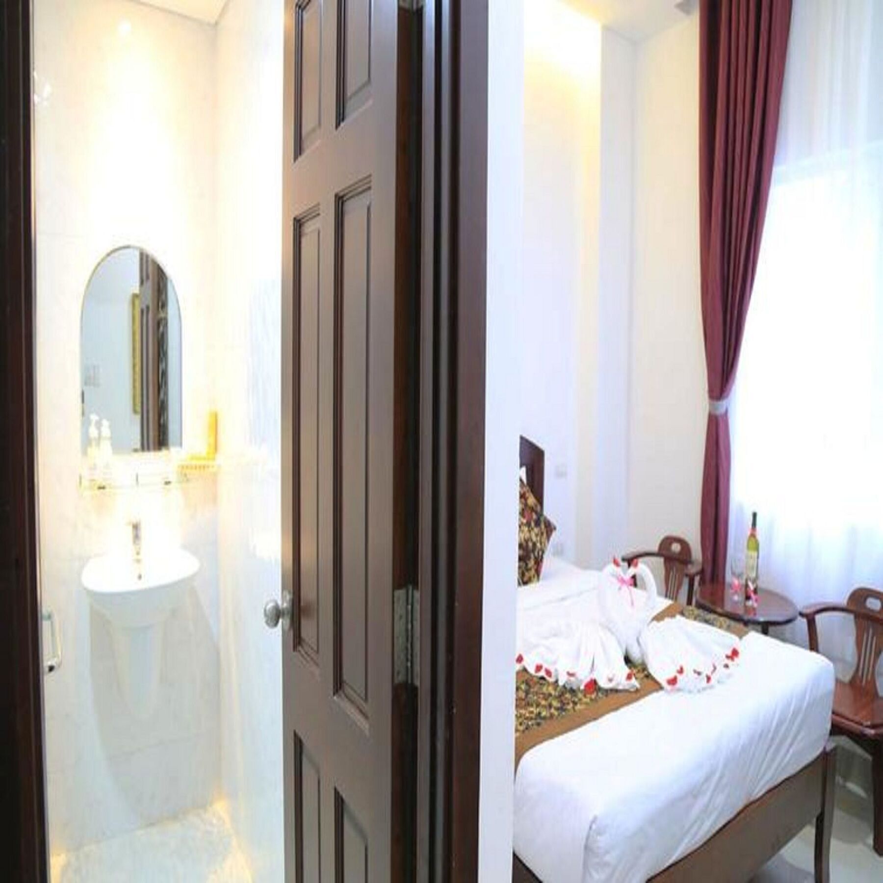 Osaka Hotel Da Nang Bagian luar foto
