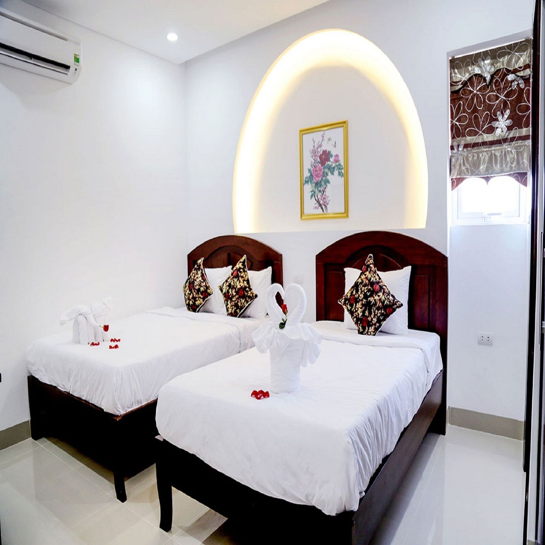 Osaka Hotel Da Nang Bagian luar foto